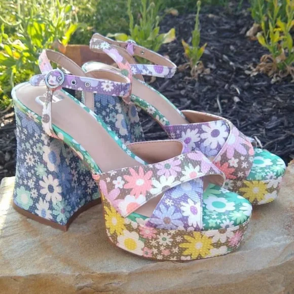 Floral Platform Sandals - Multicolor - Picture 4 of 7